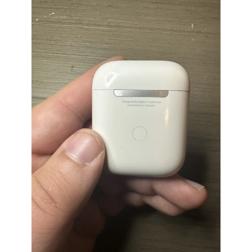 Apple AirPods 2nd Gen Charging Case Authentic Apple Replacement - CASE ONLY